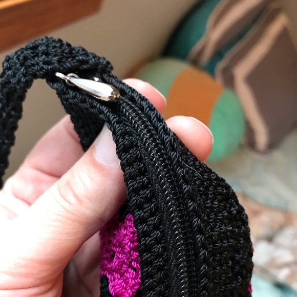 Boho Style Crocheted Cross Body Handbag Purse - Picture 6 of 8